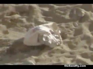 Thesandfly amatér pláž splendid pohlaví!