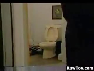媽媽我喜歡操 手淫 同 一 plunger 在 一 浴室