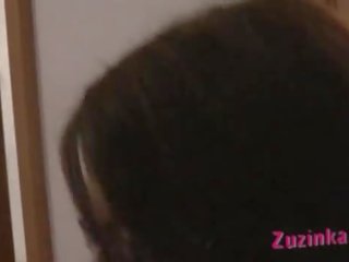 Delightful buhok na kulay kape lesbians rub at halik bawat iba