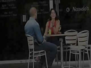 풍부한 여자 유혹 점점 얼굴 엿