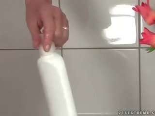 古い 性器 と 若い プッシー 素晴らしい 編集