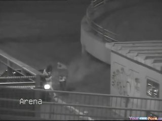 Hull paar võttes räpane video poolt a freeway