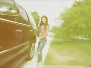 Magnificent ýaşlar emma stoned fucked right through her jynsy