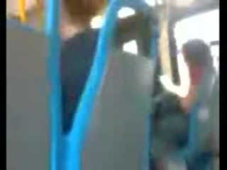 This lad is däli to jerk off in the awtobus