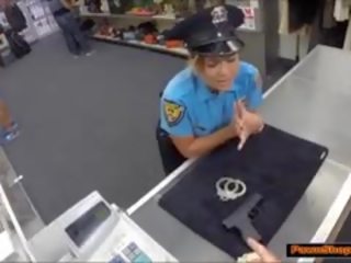 ボインの ラティナ 警官 取得 釘付け のために お金