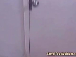 Clara duke thithur shpoj për më shumë spermë në gisht deveje auditions