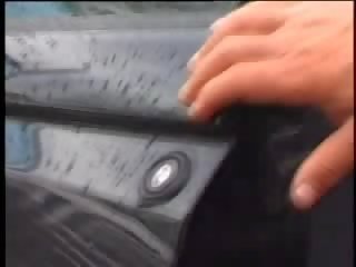 Грудаста підліток отримує товчений в ванна кімната vid