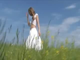 Blond amateur returning to outdoors