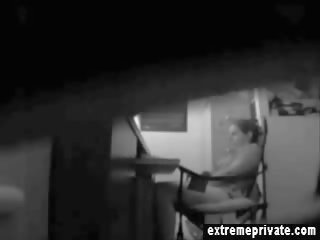 Milf jenny masturbação feminina sob o mesa
