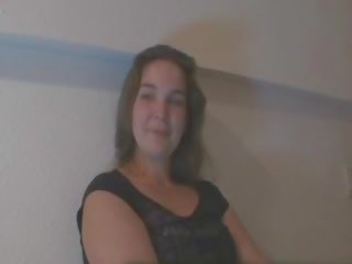 Crack slattern with her mouth full of putz