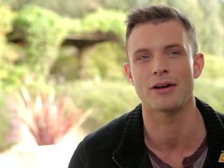 Občudovanja moški dallas bleu petting njegov velika prick v solo scene