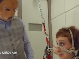 À beaucoup de corde et extrême bdsm soumis pénétration