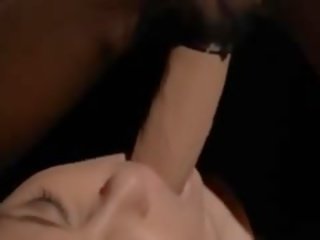 Lezzies mající souložit v přední na zrcadlo