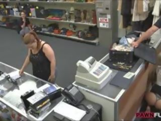 淫 業餘 拉丁 空中小姐 的陰戶 搗爛 由 pawn 男人