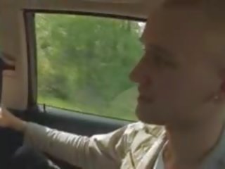 Удивителни принцеса тройка в на кола