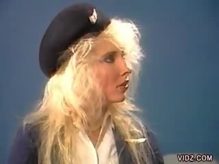 Tre splendid volo hostess in uno scena