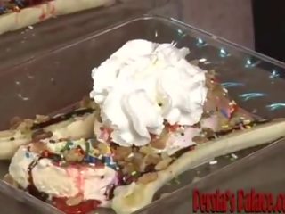 Две тъмен коси lezzies наслаждавайки в мокри и разхвърлян ххх филм в кухня