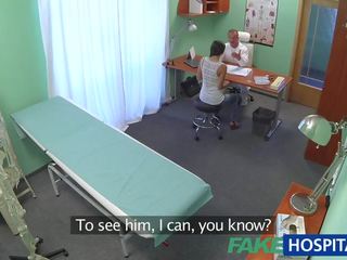 Ruse zoçkë jep doc një seksual favour