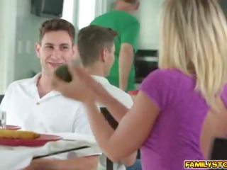 Відмінно крок мама їде на топ з brads великий manhood