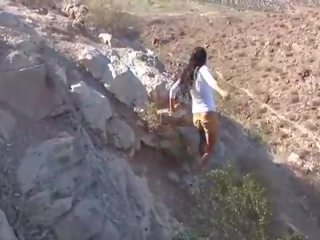 알렉사 로렌 거드름을 피우는 거유 브루 넷의 사람 lassie 점점 벌거 벗은 과 섬광 가슴
