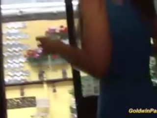 自信的 青少年 成人 视频 在 公