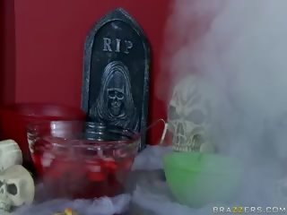 그만큼 남자 에 플라스틱 masks