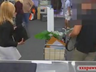 热 摩洛伊斯兰解放阵线 被砸 由 pawn 男人 到 赚 一 chunk 的 金钱