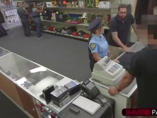 Latin and smashing polisiýa woman gets fucked by shawn in his ofis