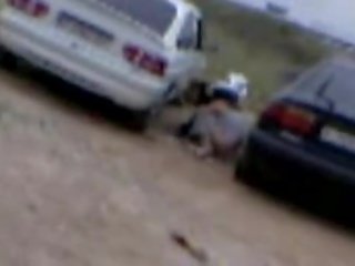 2 girls kejiret pissing