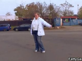 Мастен кирки нагоре и чука му за пари