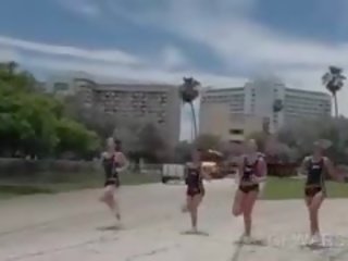 Коледж дівчинки палець трахання манда на заднє сидіння