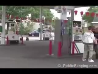 公 公 xxx 电影 三人行 同 一 孕 女人 在 一 gas
