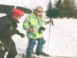 他妈的 在 该 雪
