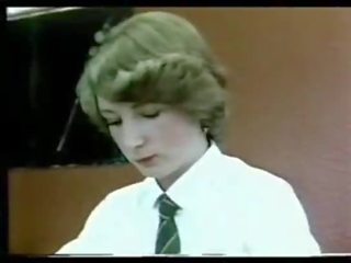 Enticing okno pranje - britanke učenk - staromodno