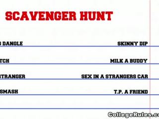 Hindi maamo kolehiyo amateurs sa hubad scavenger hunt