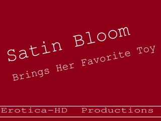 Raso bloom con suo preferito giocattolo, pulsare fica