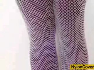 Winnie rides a malaki itim dildo sa kanya naylon