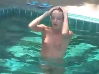 Diva tăng lương cô ấy chân và tickles quim với ngón tay