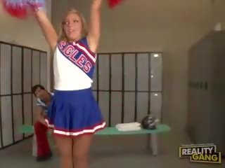 융통성있는 cheerleders 과 제복 매춘부 에 하드 코어 재미