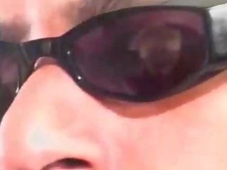 Oversexed ブロンド 取得 ファック ハード 両方 で 尻 と プッシー!