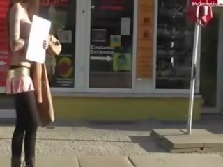 Wetteinloesung auf offener strasse