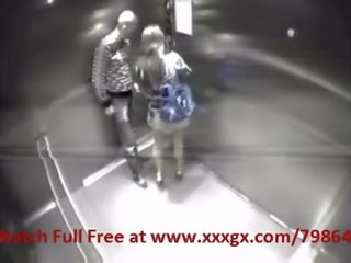 Thang máy vui vẻ được bắt
