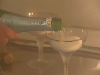 Är fucks his öý hojalykçy before going into work