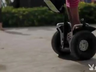 Apdullinātas babes boar hunting un surfing