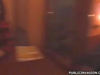 Спокусливий привабливий дає стогони