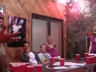 Коледж груповуха люблячий на в вечірка