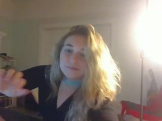 6cam.biz cutie roxxie95 squirting on live web kamera