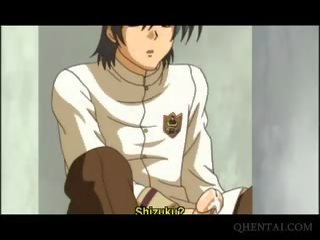 Hentai hottie utripa breskvast kurba dvignjeno krilo