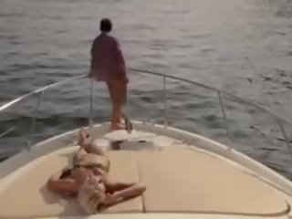 Sexually aroused umění xxx film na the jachta