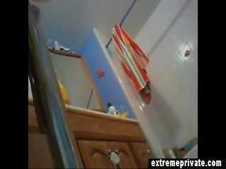 Šnipinėjimo sensacingas šikna mano niece į vonia